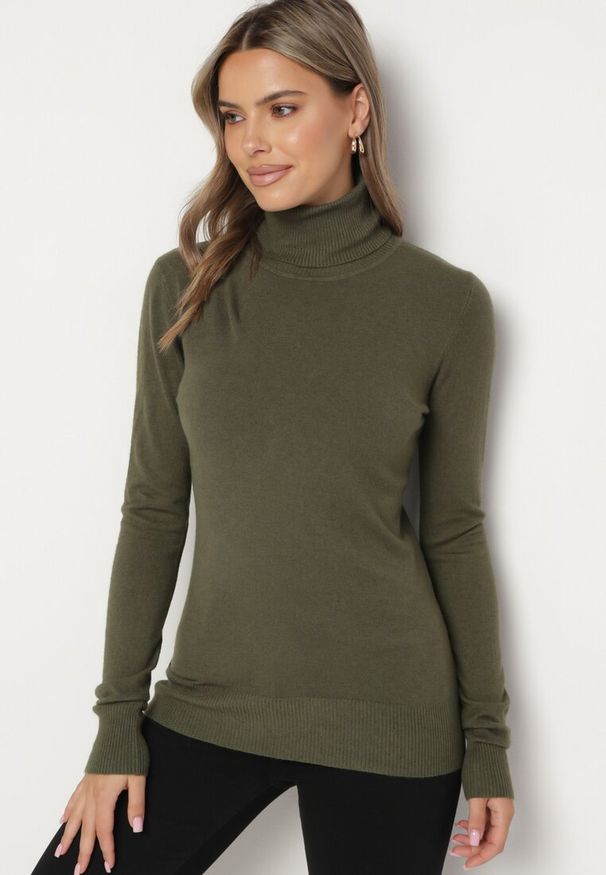 Born2be - Ciemnozielony Golf Sweter z Wiskozą i Kaszmirem Zailaya. Okazja: na co dzień. Typ kołnierza: golf. Kolor: zielony. Materiał: wiskoza, kaszmir. Styl: casual