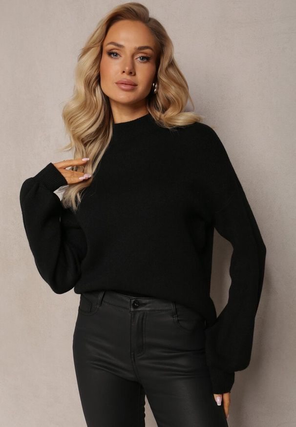 Renee - Czarny Gładki Sweter Golf ze Ściągaczami Germifa. Okazja: na co dzień. Typ kołnierza: golf. Kolor: czarny. Materiał: jeans, skóra. Wzór: gładki. Styl: casual, elegancki
