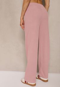 Renee - Różowe Spodnie o Szerokim Kroju High Waist Savianne. Okazja: na co dzień. Stan: podwyższony. Kolor: różowy. Sezon: wiosna. Styl: casual #3