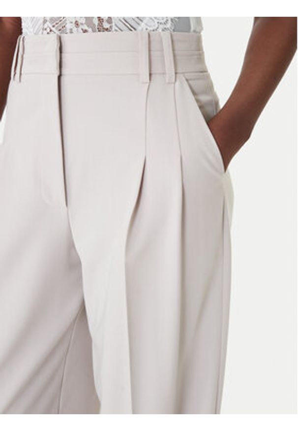 Patrizia Pepe Spodnie materiałowe 8P0794/A498-S748 Szary Regular Fit. Kolor: szary. Materiał: syntetyk