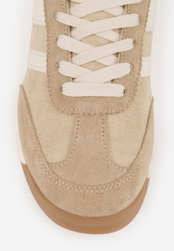 Renee - Beżowe Sneakersy Ozdobione z Boku Paskami Ariene. Okazja: na co dzień. Zapięcie: pasek. Kolor: beżowy. Materiał: jeans, materiał. Wzór: aplikacja. Sezon: wiosna