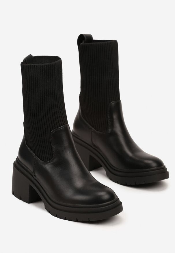 Born2be - Czarne Botki na Słupku z Dopasowaną Skarpetkową Cholewką Niritia. Okazja: na co dzień. Kolor: czarny. Materiał: jeans. Szerokość cholewki: normalna. Obcas: na słupku. Styl: elegancki, casual