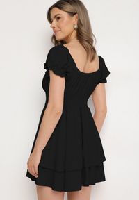 Born2be - Czarna Sukienka z Bawełną Bufiastymi Rękawami i Falbankami Maveleira. Typ kołnierza: kołnierz z falbankami. Kolor: czarny. Materiał: bawełna. Styl: elegancki #2