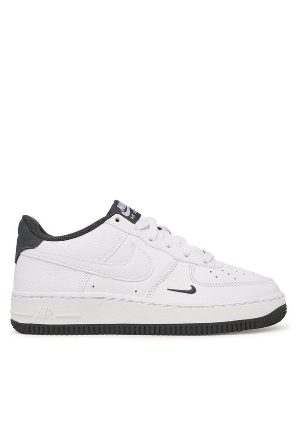 Sneakersy Nike. Kolor: biały. Model: Nike Air Force
