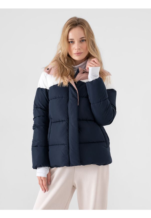 4f - Kurtka puchowa pikowana damska. Typ kołnierza: bez kaptura, kołnierzyk stójkowy. Kolor: niebieski. Materiał: puch