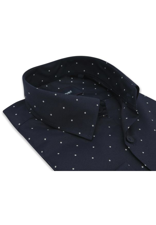 Mmer / Villaro - Koszule męskie - Granatowa koszula w białe kwadraciki F022. Typ kołnierza: kołnierzyk klasyczny. Kolor: biały, wielokolorowy, niebieski. Materiał: bawełna, poliester, tkanina. Długość: długie. Styl: klasyczny