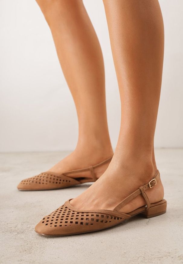 Renee - Brązowe Sandały Slingback z Kwadratowym Noskiem i Ażurową Cholewką Jurria. Okazja: na co dzień. Kolor: brązowy. Materiał: jeans. Szerokość cholewki: normalna. Wzór: ażurowy. Styl: casual