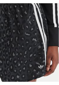 Adidas - adidas Szorty sportowe Satin KA2672 Szary Loose Fit. Kolor: szary. Materiał: syntetyk #5