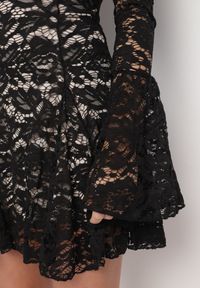 Born2be - Czarno-Różowa Koronkowa Gorsetowa Sukienka o Rozkloszowanym Kroju Learinor. Typ kołnierza: dekolt gorset. Kolor: czarny. Materiał: koronka. Typ sukienki: gorsetowe #4