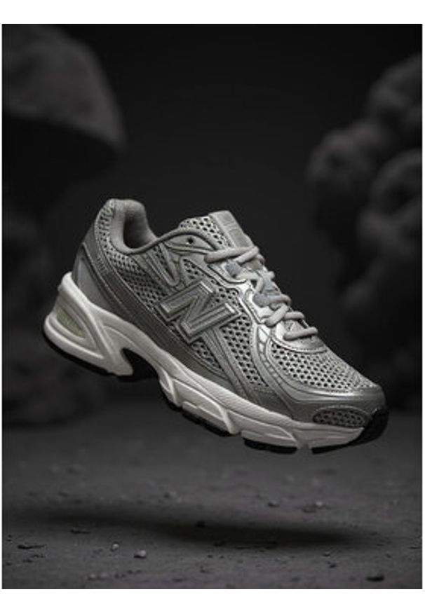 New Balance Sneakersy U740SG2 W Srebrny. Kolor: srebrny. Materiał: materiał