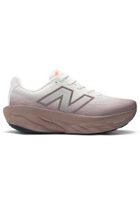 Buty damskie New Balance Fresh Foam 1080 v14 W108014E – białe. Okazja: na co dzień. Kolor: biały. Materiał: żakard, guma. Szerokość cholewki: normalna. Sport: fitness, bieganie