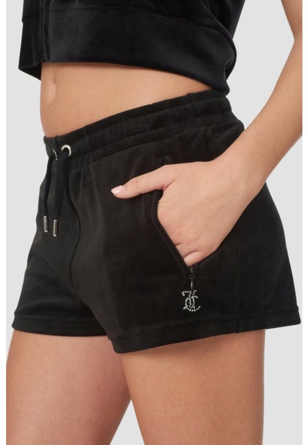 Juicy Couture - JUICY COUTURE Czarne damskie spodenki Tamia Shorts. Kolor: czarny