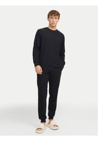 Jack & Jones Piżama Solid 12268536 Czarny Loose Fit. Kolor: czarny. Materiał: syntetyk