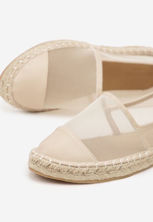 Renee - Beżowe Espadryle z Siateczki na Plecionej Podeszwie Folirelin. Okazja: na co dzień. Kolor: beżowy. Materiał: materiał. Sezon: lato. Styl: klasyczny, casual