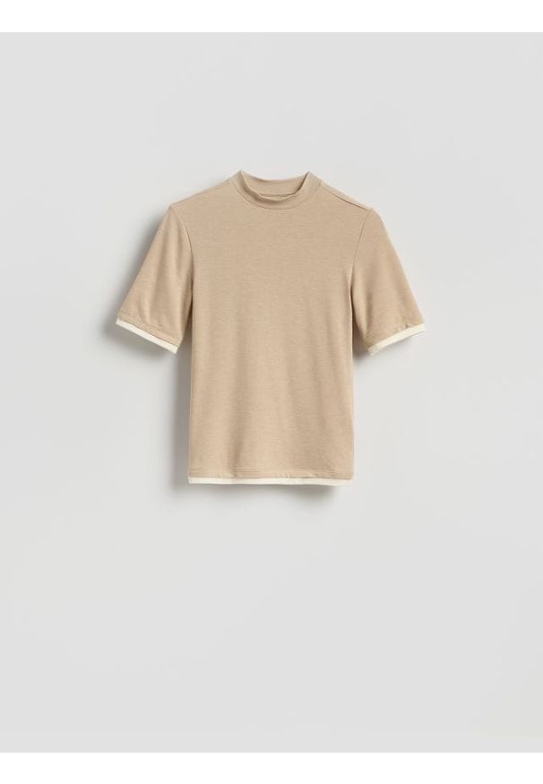 Reserved - T-shirt z wiskozą - beżowy. Kolor: beżowy. Materiał: wiskoza