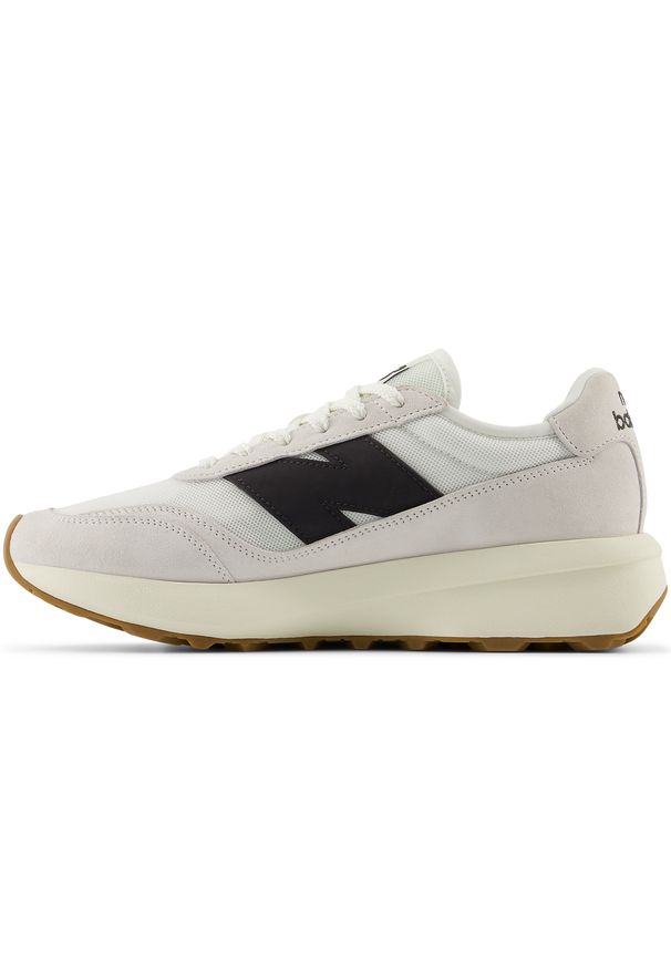 Buty unisex New Balance U370CA – beżowe. Kolor: beżowy. Materiał: zamsz, skóra. Szerokość cholewki: normalna. Sezon: lato