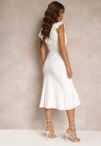 Renee - Biała Sukienka Galare. Kolor: biały. Materiał: tkanina, wiskoza. Długość rękawa: bez rękawów. Wzór: aplikacja. Typ sukienki: kopertowe