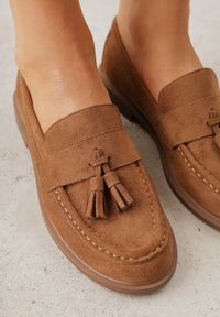 Born2be - Jasnobrązowe Mokasyny VICES ze Skórzaną Wkładką i Frędzlami Leuconisse. Okazja: na co dzień. Kolor: brązowy. Materiał: skóra. Wzór: aplikacja. Styl: casual, elegancki #3