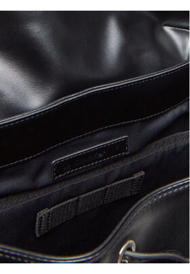 Calvin Klein Plecak Ck Sleek Flap Bp K50K512916 Czarny. Kolor: czarny. Materiał: skóra