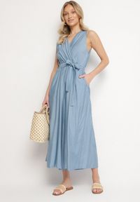 Born2be - Niebieski Taliowany Kombinezon z Wiskozą i Paskiem Evithrae. Okazja: na co dzień. Kolor: niebieski. Materiał: wiskoza. Styl: elegancki, casual, klasyczny, wizytowy #7