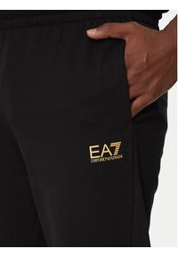 EA7 Emporio Armani Spodnie dresowe 8NPP66 PJVRZ 0208 Czarny Regular Fit. Kolor: czarny. Materiał: bawełna #2