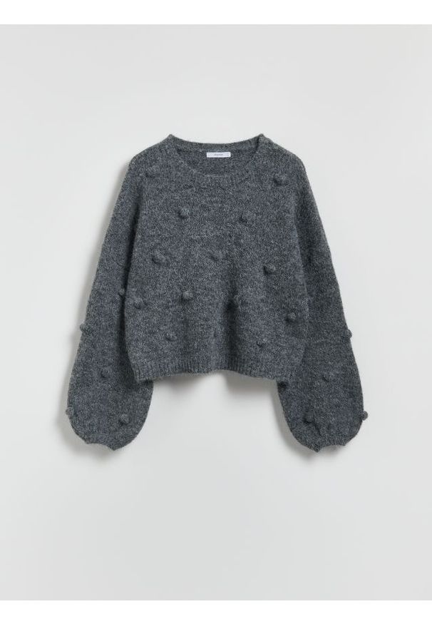 Reserved - Sweter z ozdobnymi aplikacjami - szary. Kolor: szary. Materiał: dzianina, wełna. Wzór: aplikacja