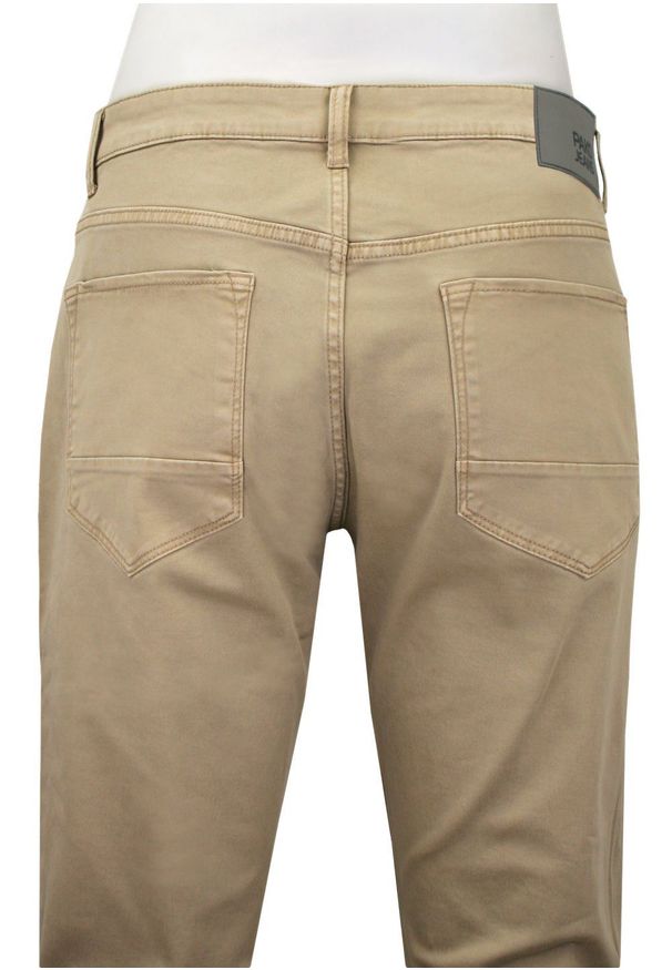 Bawełniane Spodnie Chinos, Regular - Pako Jeans - Beżowe. Okazja: na spotkanie biznesowe, do pracy. Kolor: brązowy, wielokolorowy, beżowy. Materiał: elastan, bawełna. Styl: klasyczny, biznesowy