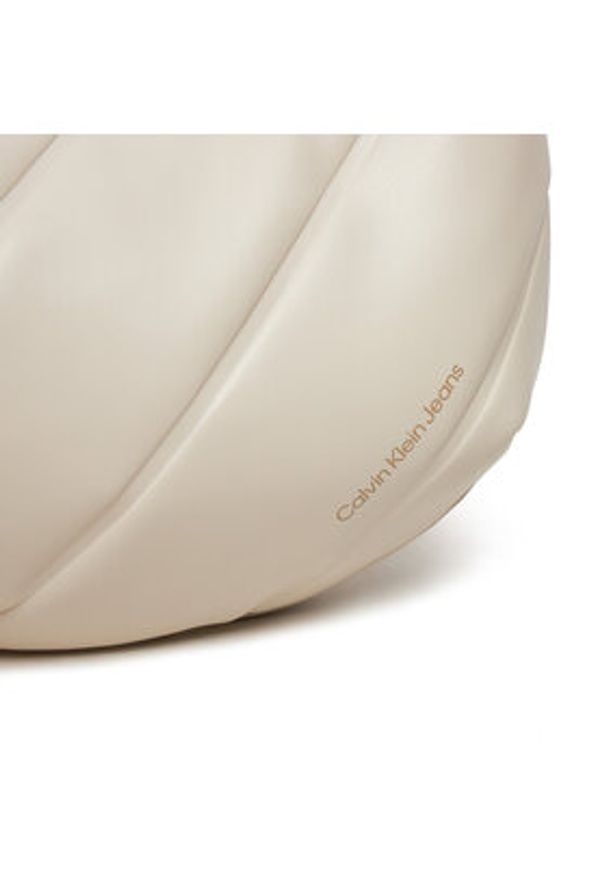 Calvin Klein Jeans Torebka Quilted Crescent Cb Bag24 K60K612370 Écru. Materiał: skórzane