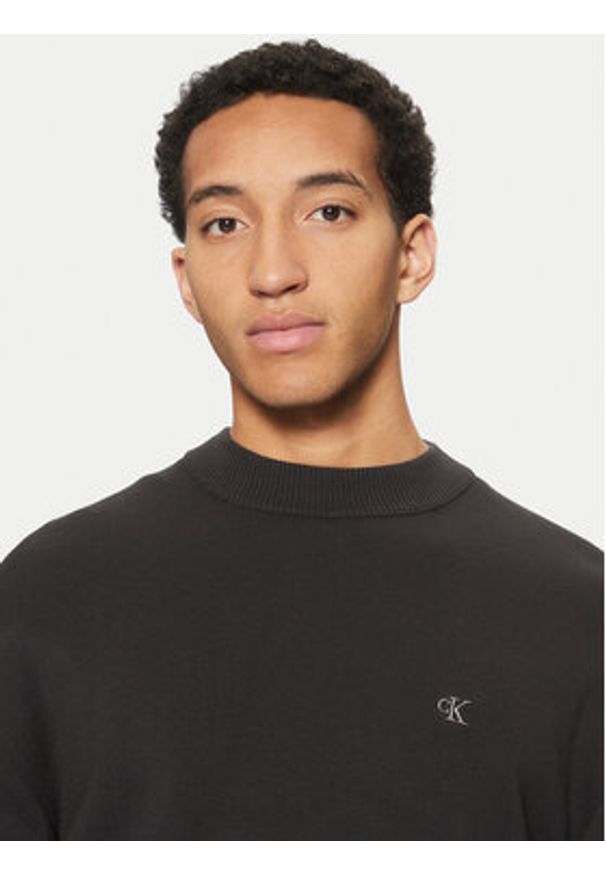 Calvin Klein Jeans Sweter J30J326741 Czarny Regular Fit. Kolor: czarny. Materiał: bawełna