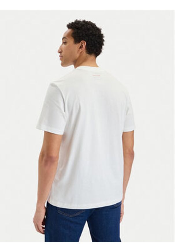 Calvin Klein Jeans T-Shirt SS 20S LV04RG815G Biały Regular Fit. Kolor: biały. Materiał: bawełna