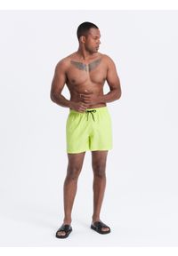 Ombre Clothing - Neonowe męskie szorty kąpielowe z efektem magic print – limonkowe V1 OM-SRBS-0147 - XXL. Materiał: poliester. Długość: krótkie. Wzór: nadruk. Styl: wakacyjny #1