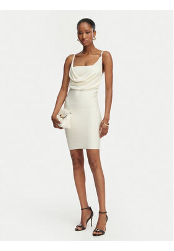 Guess Sukienka codzienna 181217 Biały Classic Fit. Okazja: na co dzień. Kolor: kremowy. Materiał: wiskoza. Typ sukienki: proste. Styl: casual