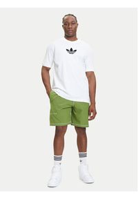 Adidas - adidas T-Shirt adicolor 2000s Cali JX1515 Biały Loose Fit. Kolor: biały. Materiał: bawełna #4