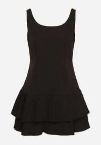 Born2be - Czarna Sukienka Rozkloszowana z Taliowaniem i Plisowanym Dołem Soreqa. Okazja: na co dzień. Kolor: czarny. Typ sukienki: plisowane. Styl: casual, klasyczny #5