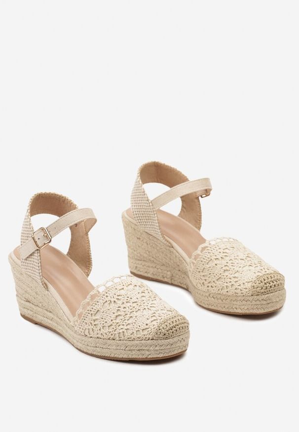 Born2be - Beżowe Sandały Espadryle z Plecionym Koturnem i Ażurowym Noskiem Soonia. Kolor: beżowy. Materiał: len. Wzór: ażurowy. Sezon: lato. Obcas: na koturnie. Styl: wizytowy, wakacyjny, elegancki