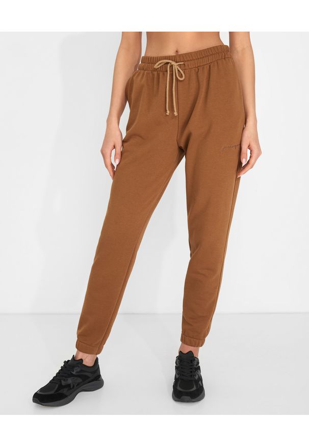 JENESEQUA - Bawełniane spodnie dresowe. Kolor: brązowy. Materiał: dresówka, bawełna. Wzór: haft. Sezon: lato, wiosna