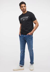 Mustang - MĘSKIE SPODNIE JEANSOWE MUSTANG VEGAS SLIM DENIM BLUE 1014246 5000 682