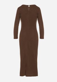 Born2be - Brązowa Dopasowana Sukienka z Wiskozą i Metaliczną Ozdobą Tivallea. Kolor: brązowy. Materiał: wiskoza. Wzór: aplikacja. Styl: klasyczny #2