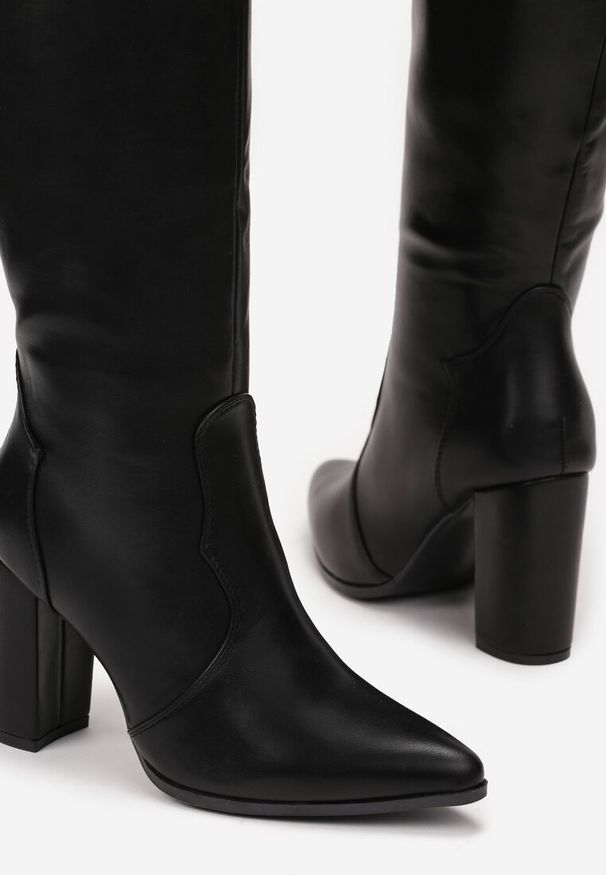 Born2be - Czarne Kozaki Nerby. Nosek buta: szpiczasty. Zapięcie: zamek. Kolor: czarny. Szerokość cholewki: normalna. Wzór: gładki. Wysokość cholewki: przed kolano. Materiał: materiał. Obcas: na obcasie. Styl: elegancki. Wysokość obcasa: średni