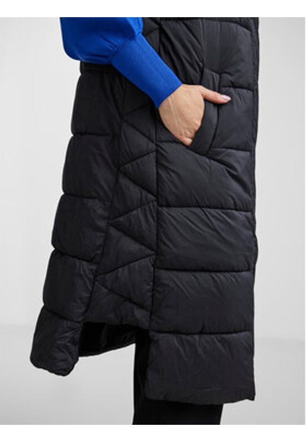 YAS Bezrękawnik 26031872 Czarny Regular Fit. Kolor: czarny. Materiał: syntetyk. Długość rękawa: bez rękawów