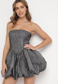 Born2be - Szara Sukienka Rozkloszowana Bombka Bez Ramiączek Ivelvivis. Typ kołnierza: typu klepsydra. Kolor: szary. Długość rękawa: bez ramiączek. Typ sukienki: bombki #1