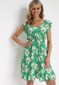 Born2be - Zielona Sukienka Bawełniana w Kwiaty Aimya. Kolor: zielony. Materiał: bawełna. Wzór: kwiaty. Sezon: lato