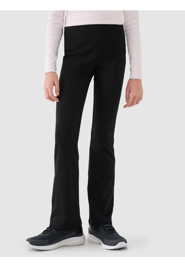 4f - 4F Legginsy dzianinowe dziewczęce - czarne 128 (7-8 lat). Okazja: na co dzień. Stan: podwyższony. Kolor: czarny. Materiał: dzianina. Wzór: ze splotem, jednolity, gładki. Sezon: lato. Styl: sportowy, casual