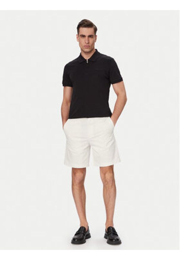 Hugo - HUGO Szorty materiałowe Genar261S 50567293 Kremowy Slim Fit. Kolor: kremowy. Materiał: bawełna