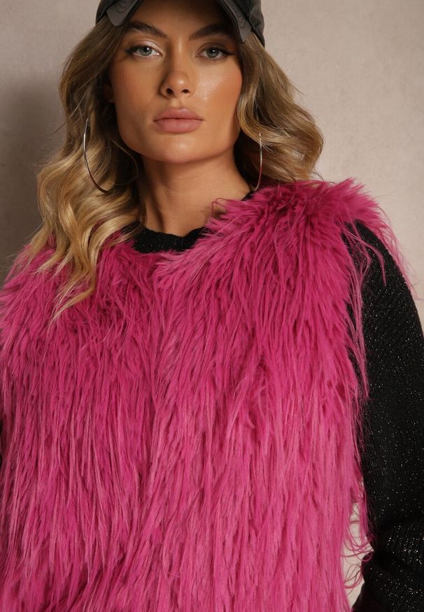 Renee - Fuksjowa Futerkowa Kamizelka o Prostym Kroju z Kieszeniami Venialith. Okazja: na co dzień. Kolor: różowy. Materiał: jeans. Styl: elegancki, casual, klasyczny