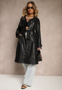 Renee - Czarny Ekoskórzany Płaszcz Dwurzędowy w Stylu Trencza z Paskiem Zerilina. Okazja: na co dzień. Kolor: czarny. Materiał: jeans. Długość rękawa: długi rękaw. Długość: długie. Wzór: paski. Styl: casual, elegancki