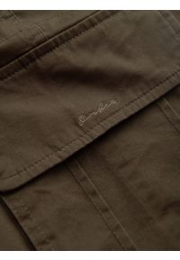 Ombre Clothing - Jednokolorowe szorty męskie z kieszeniami cargo – ciemnooliwkowe V2 - Rozmiar: S. Okazja: na co dzień. Kolor: oliwkowy. Materiał: bawełna, elastan, poliester, materiał. Długość: krótkie. Wzór: gładki, aplikacja, haft, jednolity. Sezon: lato. Styl: wakacyjny, casual #7