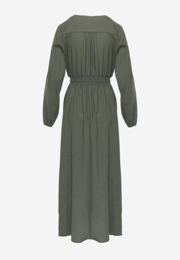 Renee - Zielona Sukienka z Lnem i Wiskozą o Rozkloszowanym Kroju z Ozdobnymi Guzikami Maitena. Okazja: na co dzień. Typ kołnierza: dekolt w kształcie V. Kolor: zielony. Materiał: wiskoza, len. Długość rękawa: długi rękaw. Typ sukienki: rozkloszowane. Styl: casual, elegancki