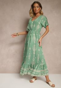 Renee - Zielona Rozkloszowana Sukienka z Falbanką w Print Boho z Wiskozą Tunova. Okazja: na co dzień. Typ kołnierza: dekolt w serek. Kolor: zielony. Materiał: wiskoza. Długość rękawa: długi rękaw. Wzór: nadruk. Styl: boho #4