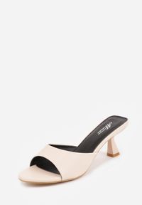 Born2be - Beżowe Klapki na Kaczuszce z Otwartym Noskiem Calenatia. Okazja: na co dzień. Nosek buta: otwarty. Kolor: beżowy. Sezon: lato. Obcas: na szpilce. Styl: casual, wizytowy #2